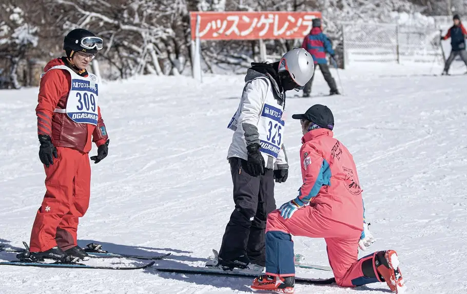 スキー・スノーボードスクール