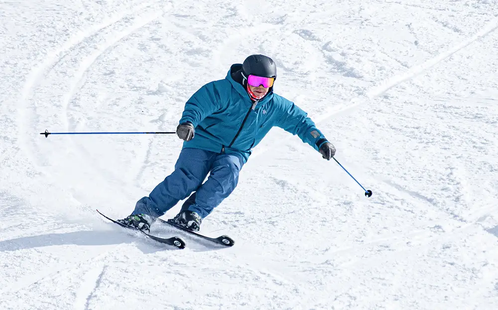 休日はスキー・スノボ滑り放題